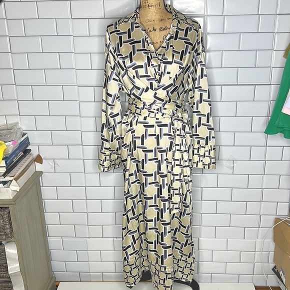 Zara bloggers fave geometric midi dress - Picture 3 of 13